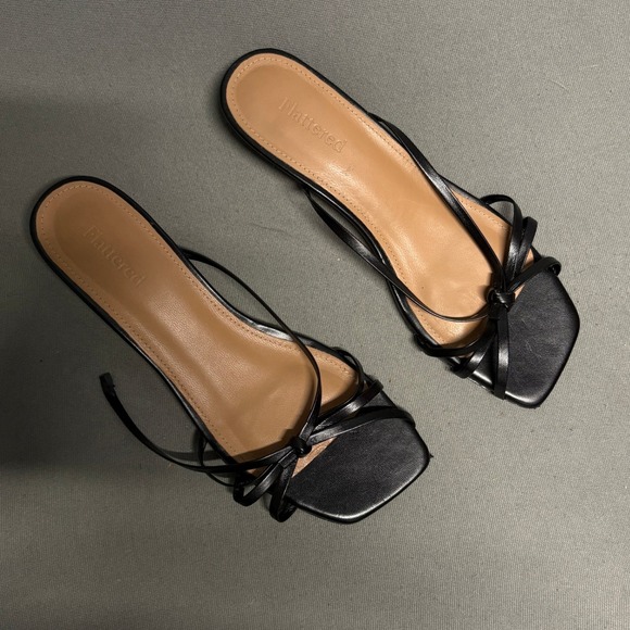 FLATTERED Eunisa Heel in Black Size 39 As Is Needs Repair - Picture 3 of 16